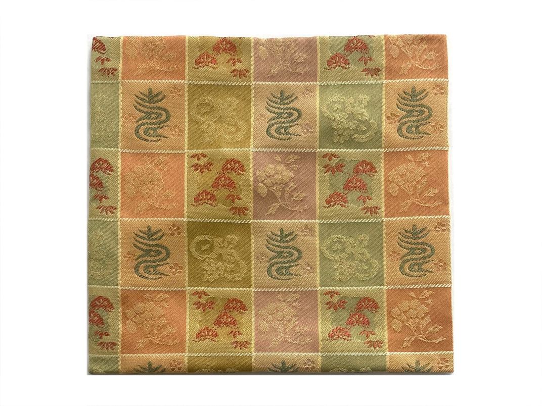 【新品未使用品】茶道具 正絹 京都西陣織 名物裂 袱紗 松竹梅寿紋 DSC07838.jpg