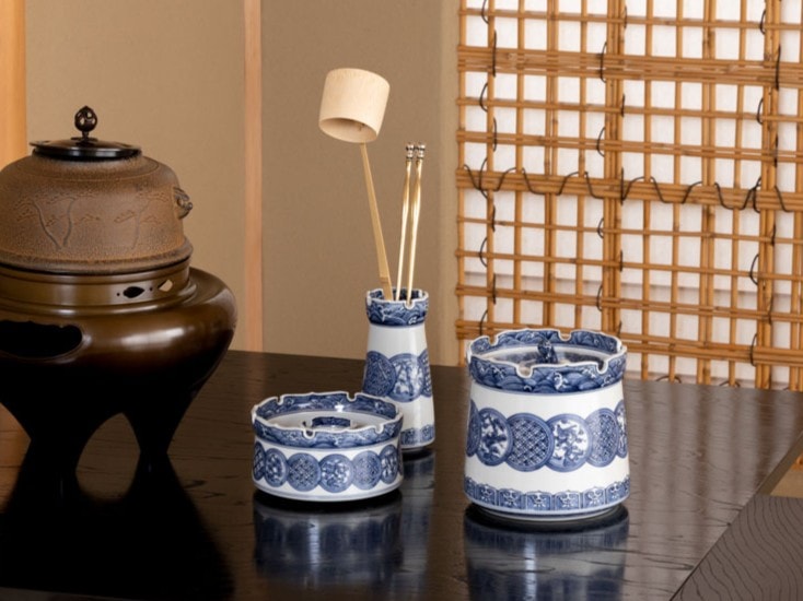 冠形 染付丸紋皆具 | すべての商品 | 淡交社 茶道具と茶席のきもの