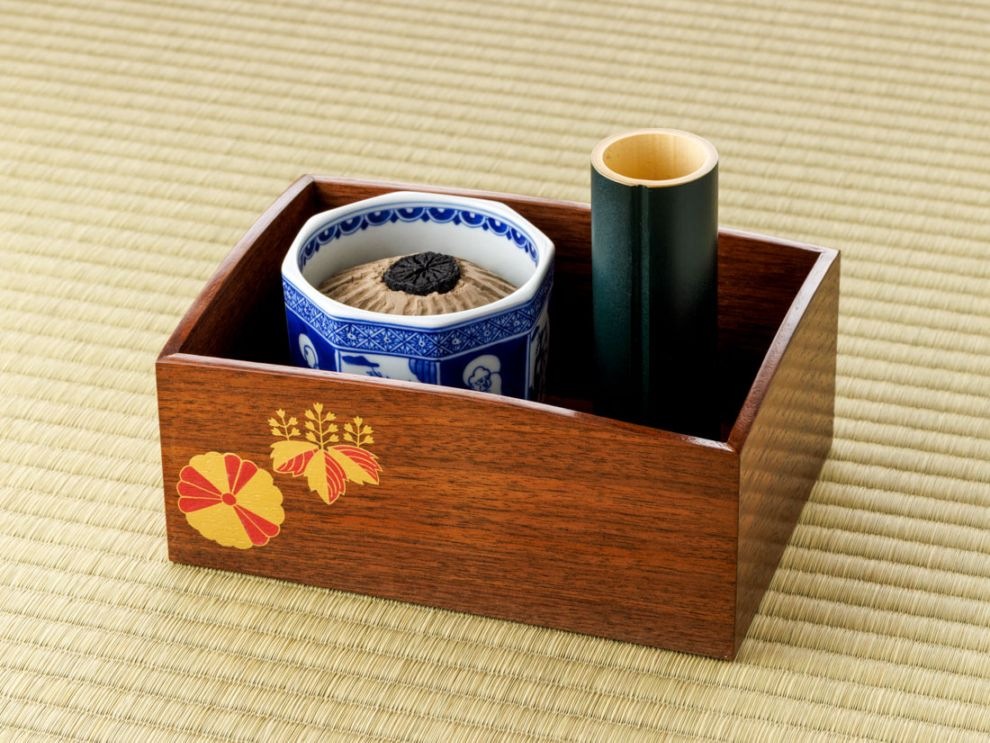 拭漆 高台寺蒔絵煙草盆 | 特集 | 淡交社 茶道具と茶席のきもの