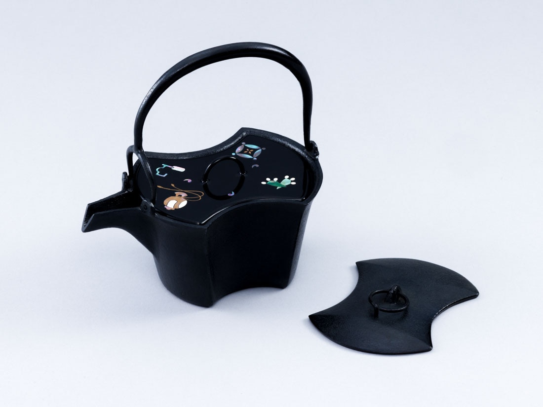分銅型 宝尽燗鍋（替蓋付） | すべての商品 | 淡交社 茶道具と茶席の