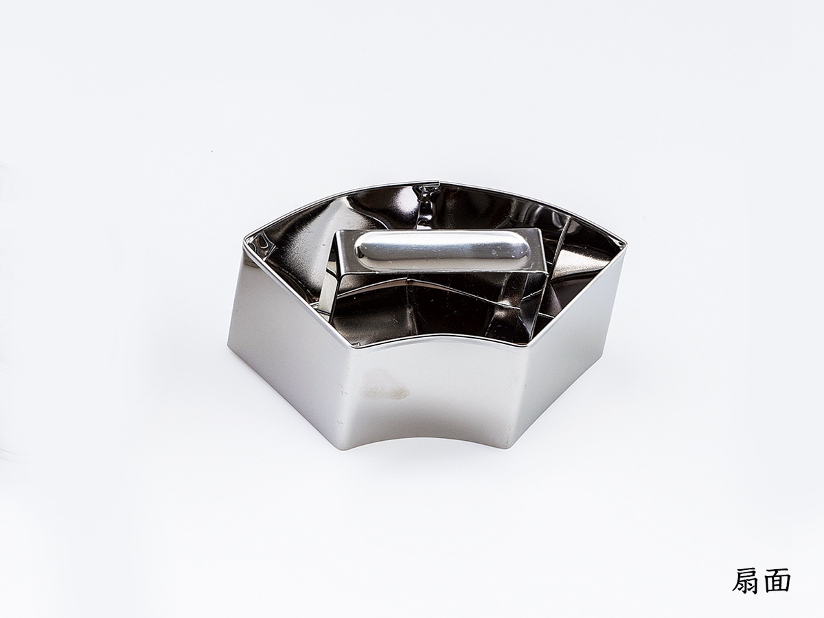 ���ƥ�쥹ʪ��