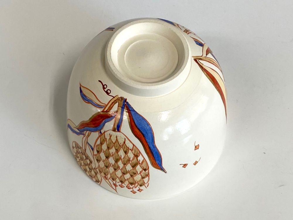 フラワーと蝶絵茶碗 | すべての商品 | 淡交社 茶道具と茶席のきもの