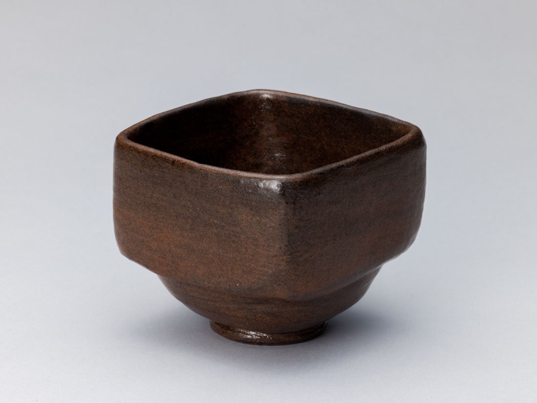 黒楽茶碗 長次郎「ムキ栗」写 | すべての商品 | 淡交社 茶道具と茶席の