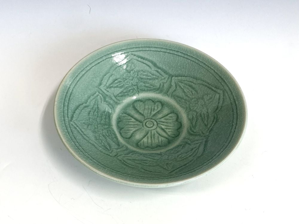 青磁彫平茶碗 | オンラインショップ限定,茶道具 | 淡交社 茶道具と茶席
