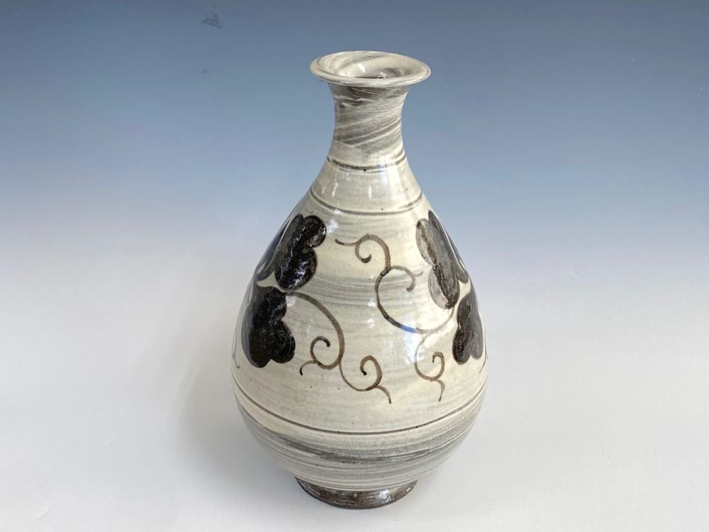 粉青沙器 鉄絵草文徳利形花入＜セール＞ | ブラックフライデーセール