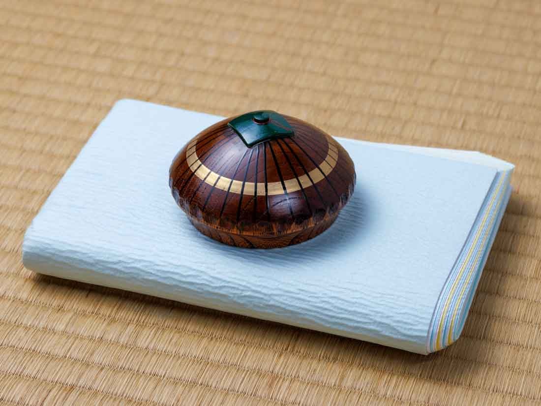 茶道具 香合（こうごう） 唐傘香合 欅 摺漆 中村 宗悦