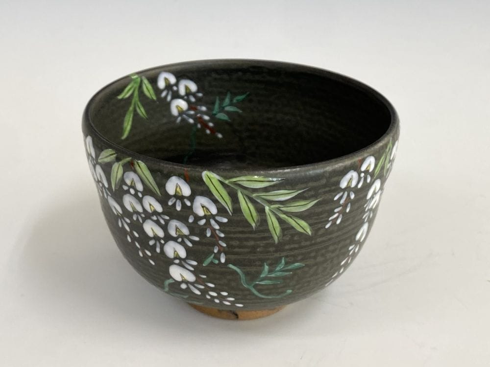 黒灰釉 白藤絵茶碗 | すべての商品 | 淡交社 茶道具と茶席のきもの