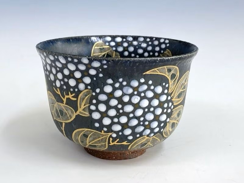 灰釉金彩 紫陽花絵茶碗 | オンラインショップ限定,茶道具 | 淡交社