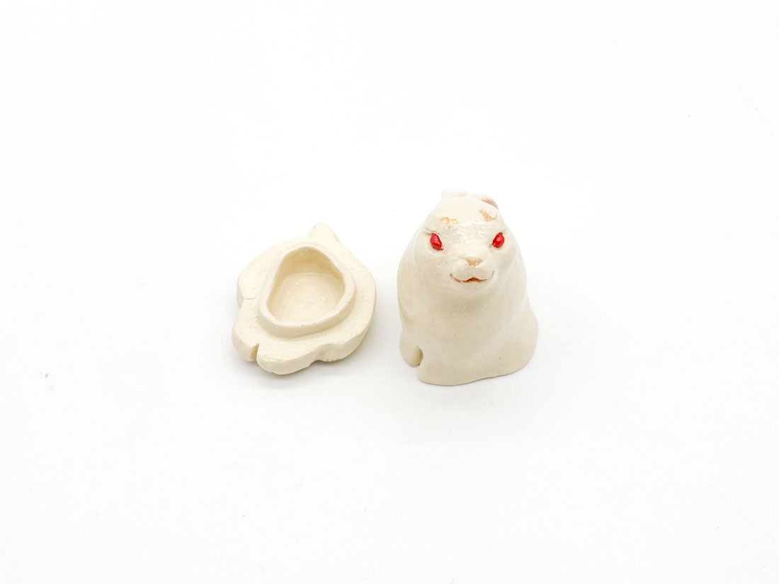 笑みうさぎ香合〈ほへと〉 | すべての商品 | 淡交社 茶道具と茶席の
