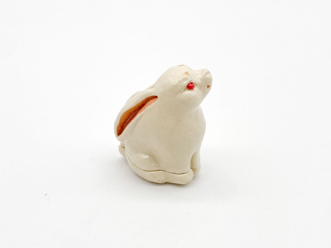 笑みうさぎ香合〈ほへと〉 | すべての商品 | 淡交社 茶道具と茶席の