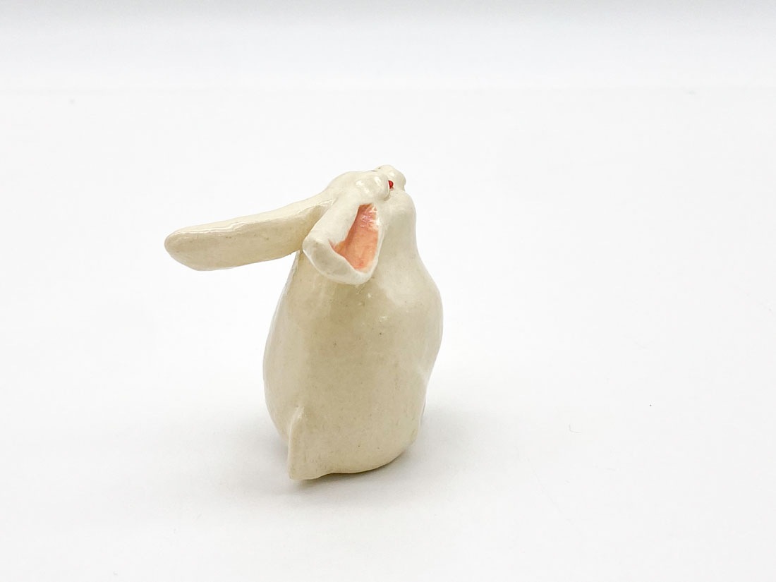 笑みうさぎ蓋置〈うふふ〉 | すべての商品 | 淡交社 茶道具と茶席の