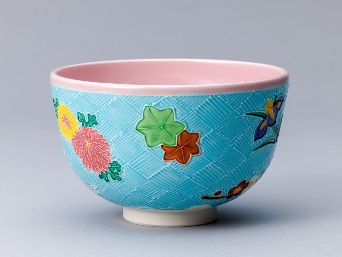 中国醴陵　花籠柄　「四季豊収」茶碗　２客セット 交趾 四季草花茶碗 | カタログ・パンフレット 掲載品,春カタログ(No