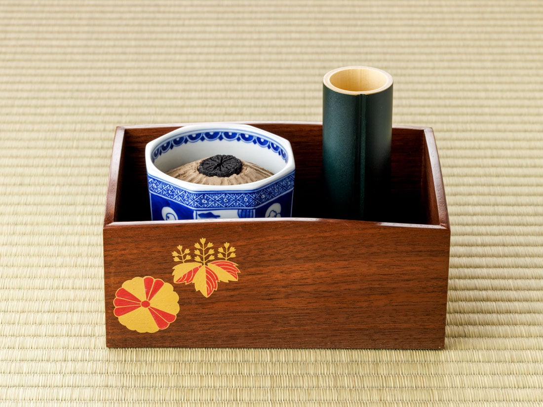 拭漆 高台寺蒔絵煙草盆 | 特集 | 淡交社 茶道具と茶席のきもの