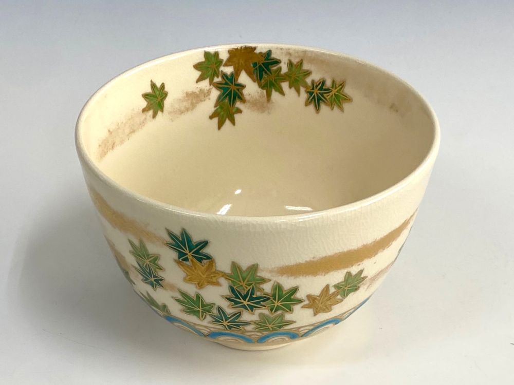 青楓　馬盥茶碗　楽入 白楽 青楓の絵 馬盥茶碗 | 楽入 | 京ものさんぽ