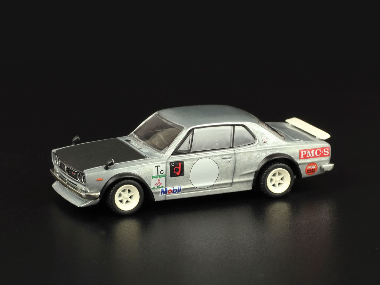 【チェイスカー】Tarmac Works 1/64 Nissan Skyline 2000 GT-R (KPGC10) White