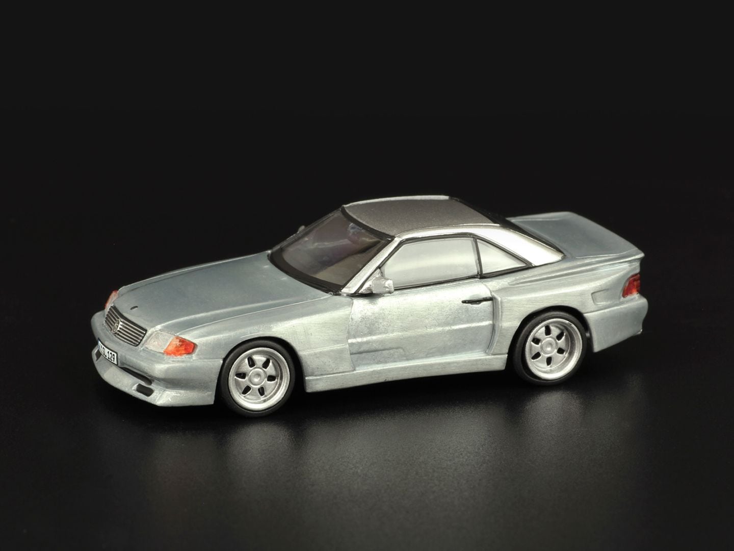 【チェイスカー】Tarmac Works 1/64  Mercedes-Benz SL 500 Koenig Specials Silver