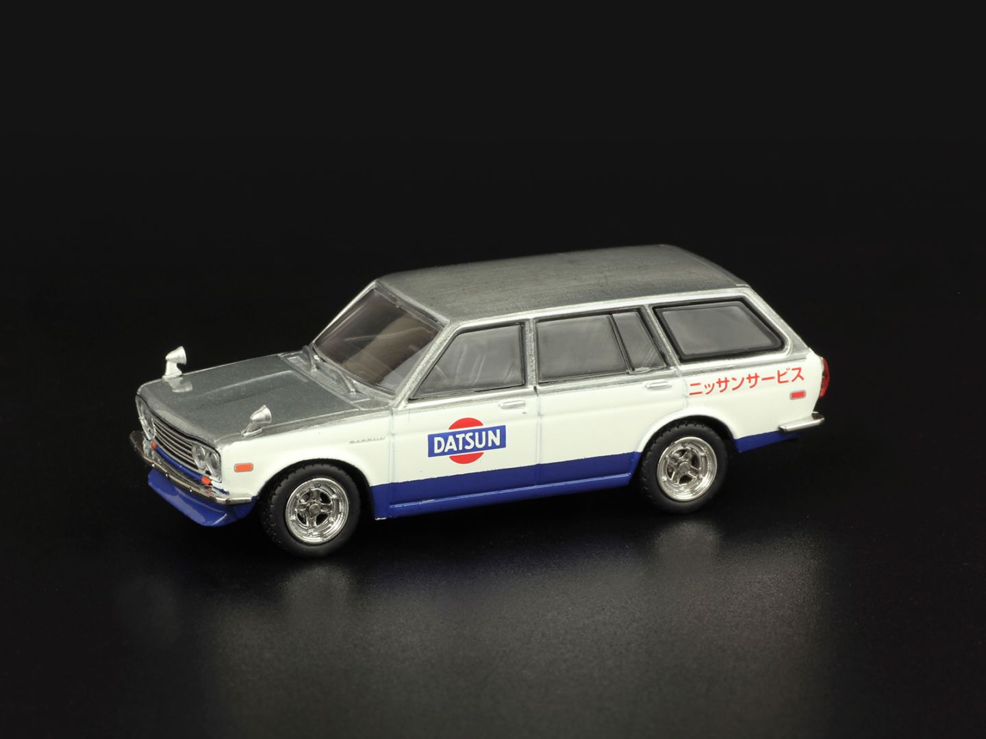 【チェイスカー】 Tarmac Works 1/64 Datsun Bluebird 510 Wagon Service Car