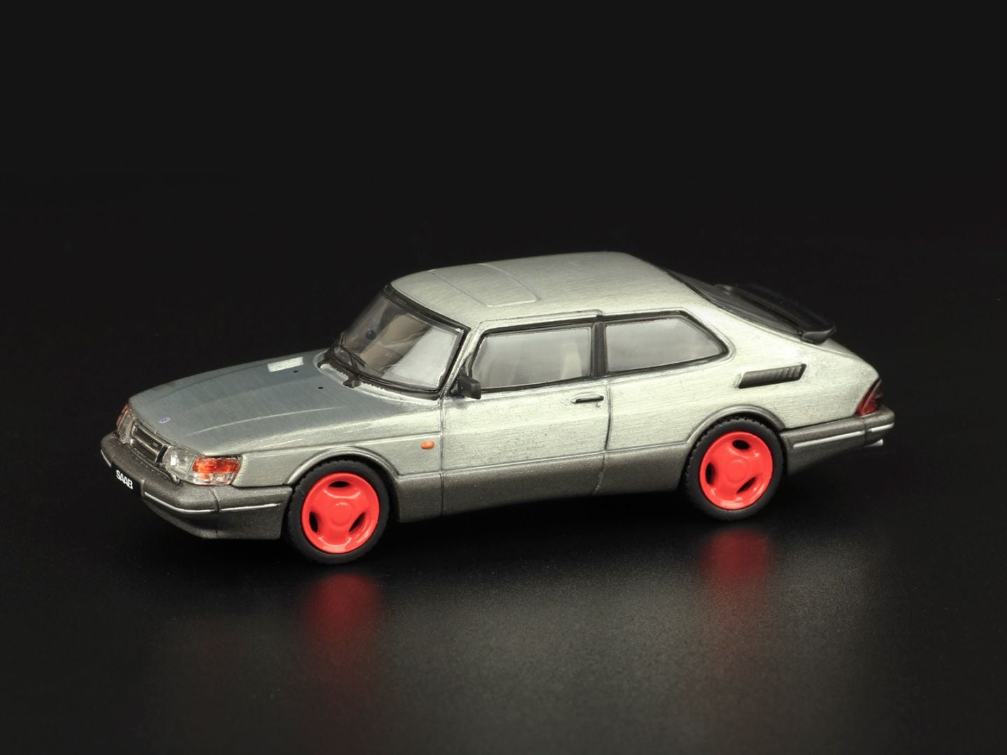 【チェイスカー】 Saab 900 Turbo Red