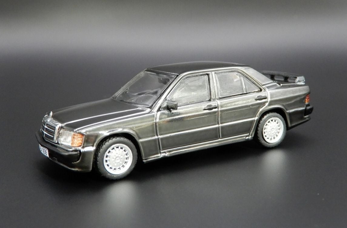 【チェイスカー】Mercedes-Benz 190 E 2.3-16 Blue-Black metallic
