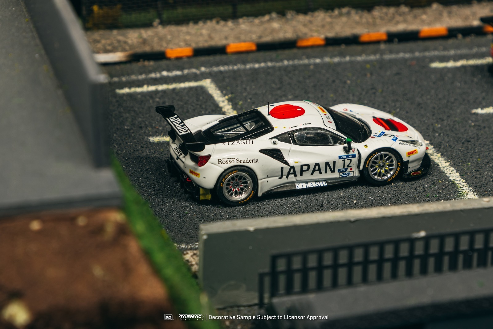 ターマックワーク フェラーリ 488 GT3FIAGT ＋ 458 イタリアGT 1/64 Ferrari 458 Italia GT3 Yellow【T64R-073-YL