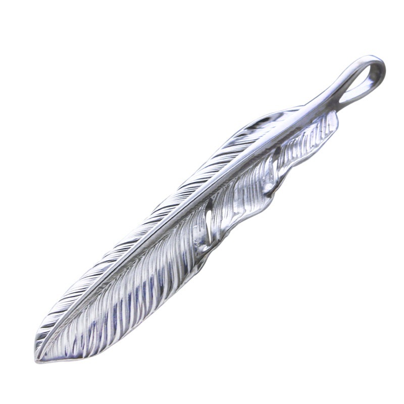 M flight feather 01