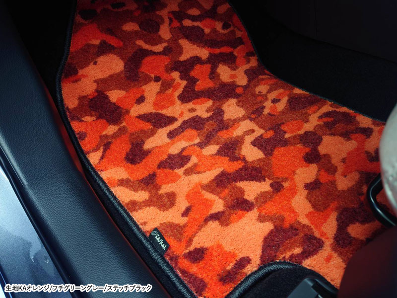 ジムニー専用フロアマット<br>H10(1998)/10 ~ H30(2018)/07<br>JB23W<br>MT・運転席ズレ防止方法フックタイプ<br><small>DC・HP・KAシリーズ</small>