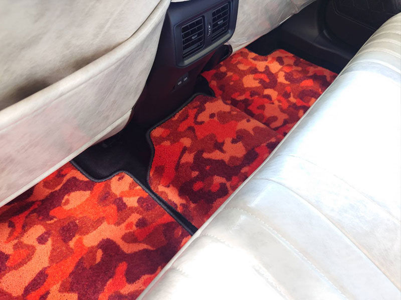 ジムニー専用フロアマット<br>H10(1998)/10 ~ H30(2018)/07<br>JB23W<br>MT・運転席ズレ防止方法フックタイプ<br><small>DC・HP・KAシリーズ</small>