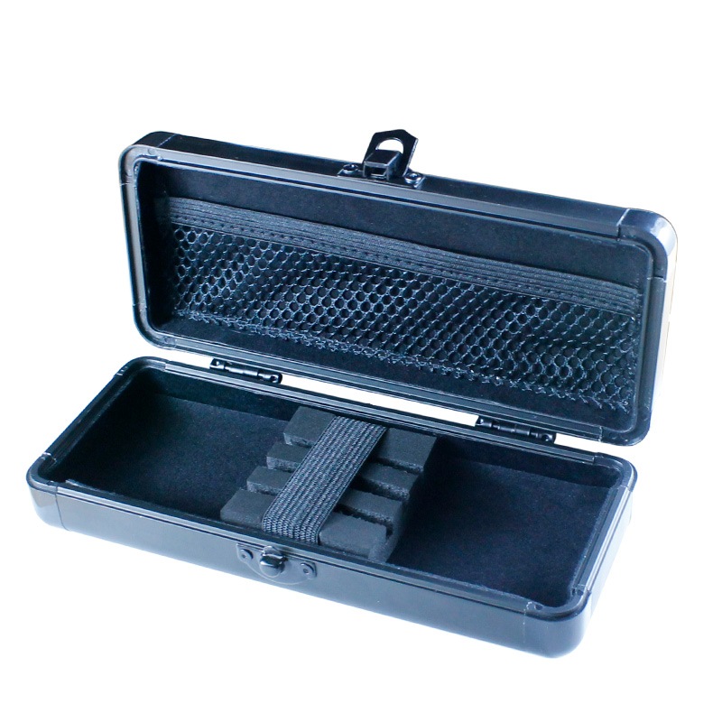 D.craft �ڥǥ�������եȡ� ����ߥ����ĥ����� �֥�å� (Aluminum Darts Case Black)