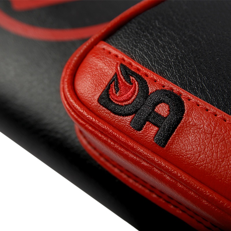 Predator �ڥץ�ǥ����� �����ɥ饤�� ���塼������ 2�Хå�4����ե� �ϡ��� �֥�å�����å� DA(Roadline Cue Case 2B4S Hard Black RED DA) | �ӥ�䡼�� ���塼������