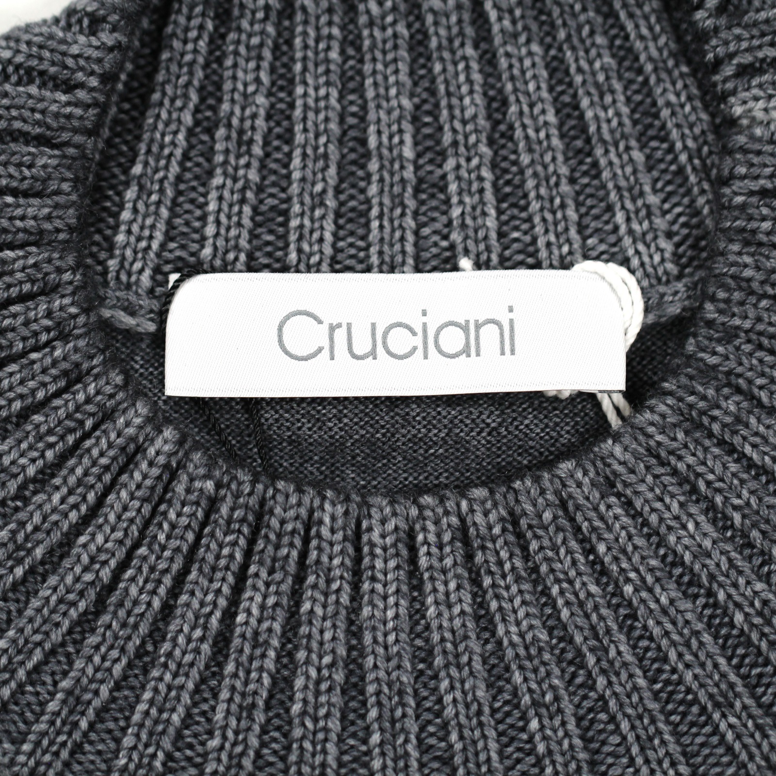 Cruciani（クルチアーニ） モックネックニット（27×9G切替