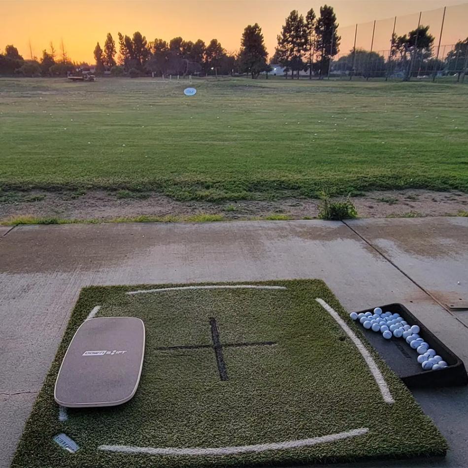 DOWN SHIFT GOLF ゴルフ練習用ボード The Downshift Pressure Board ザ
