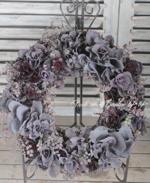 フラワー・リース 25114 tef*tef*寄せ植えリース<BR><BR>2016 * no.56 *<BR>ブラックシルバーの