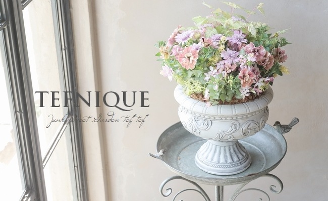 先行割引10%off！随時お届け】 母の日の寄せ植え 『ホワイトの鉢