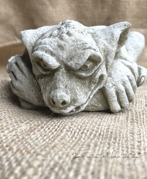 雑貨】 英国SPARTA STATUES 『Peeping Gremlin』 ガーデンオーナメント