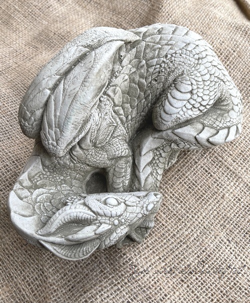 雑貨】 英国SPARTA STATUES 『Sleeping Dragon』 ガーデン