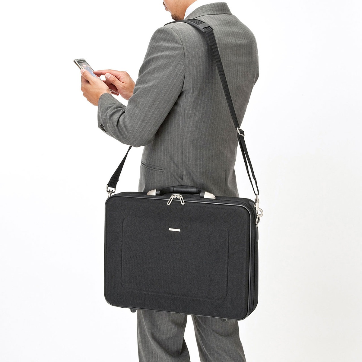 [BAG-EVA6BKN] ���ߥϡ���PC������(15.6���磻�ɡ����󥰥롦�֥�å�)