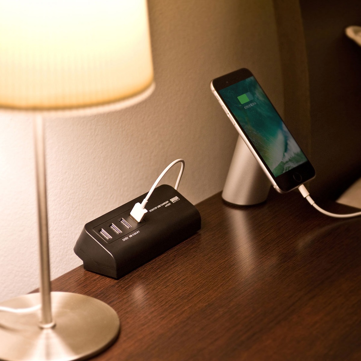 [ACA-IP50BK] �����׼�USB���Ŵ�(USB4�ݡ���/�֥�å�)