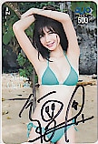 小倉優香 ヤングマガジン クオカード500 直筆サイン入り