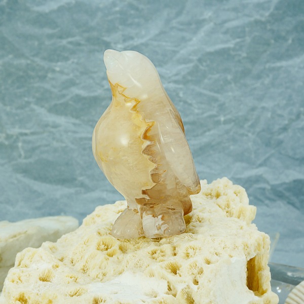 かわいい♪手彫り彫刻 ペンギンの置物 【重量約201g、サイズ約W45×D41×H95(mm)】