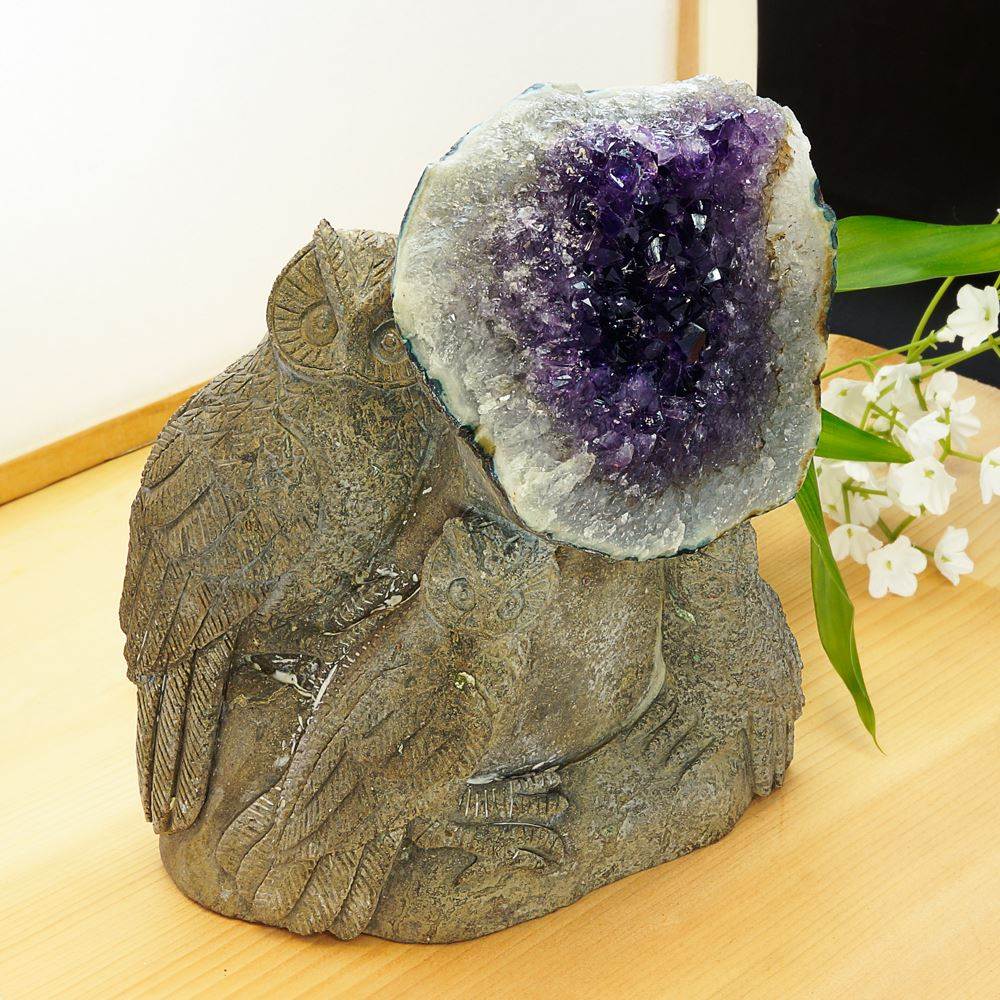 激レア！ アメジストと熔岩石のコラボ 手彫り 彫刻 フクロウ 1816g   天然石 インテリア 置物