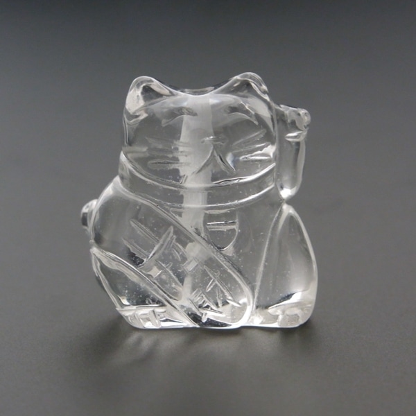 手彫り水晶 【招き猫】　縦通し穴