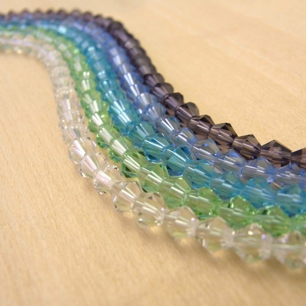 カラフルカット菱形ガラス一連（φ4mm） 連売り 素材 パーツ