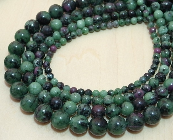 ルビーインゾイサイト （アニョライト） 一連 連売り 素材 パーツ 丸玉