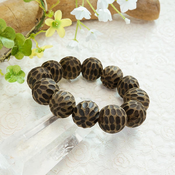 最高の香木☆沈香(じんこう) アロマ 土沈香 【彫り模様