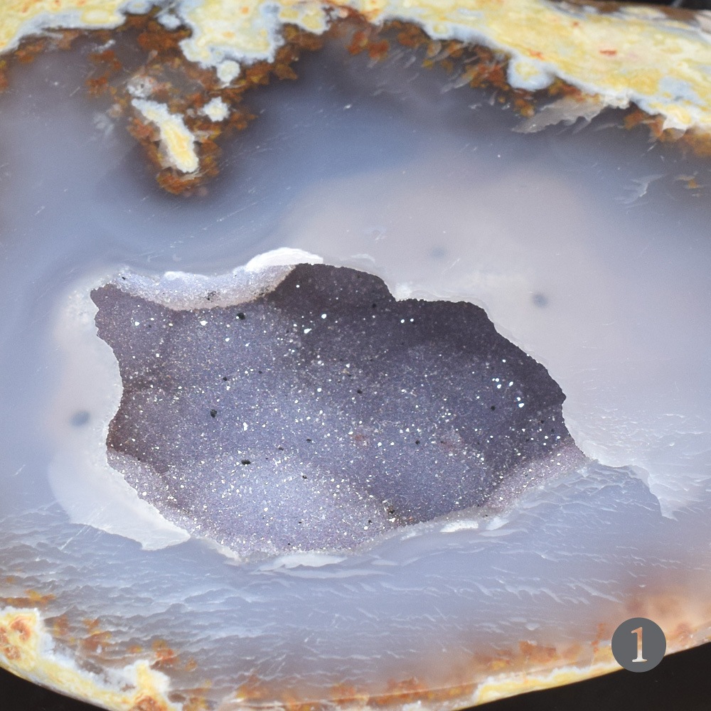 トレジャーメノウ メノウ ブラジル産 treasure agate 台付き 一点物 【重量約800g~1400g】原石 インテリアストーン 置物 置き物 聚宝盆 瑪瑙 原石 飾り物 クラスター メノウ