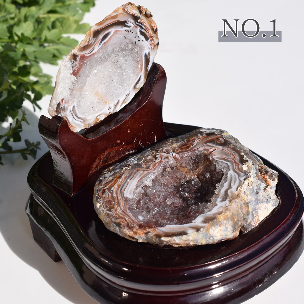 1点物 トレジャーメノウ ブラジル産 天然石 メノウ (瑪瑙) 水晶  ジオード メノウ アゲート 原石 【重量約500g～700g】 インテリアストーン 置物 原石 クラスター