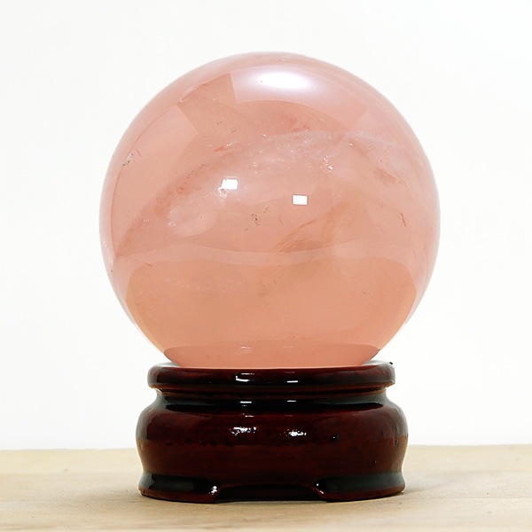 マダガスカル産 純天然 ローズクォーツ 丸玉 60mm 台座付き スフィア インテリアストーン 置物 【天然石 パワーストーン】