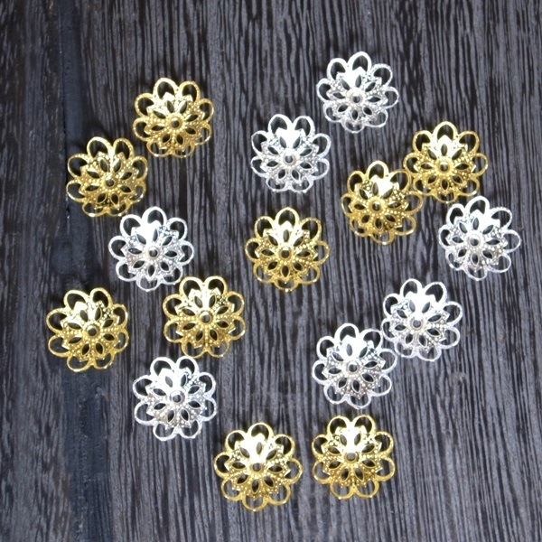 フラワーキャップ座金（花形、アクセサリーパーツ、ロンデル）　20点入り