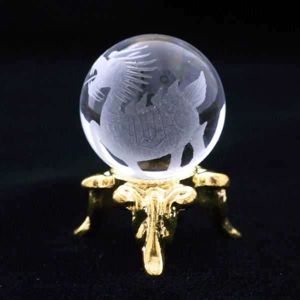 置物☆〈白彫り〉【麒麟】水晶(穴なし丸玉）26mm・台座付き♪ | 天然石