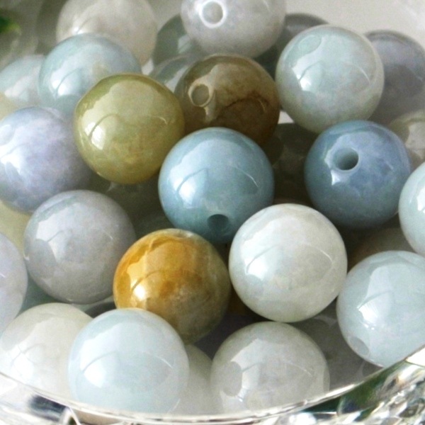 5月の誕生石★本翡翠（ヒスイ）☆丸玉φ12mm＜穴あり＞★粒売り★